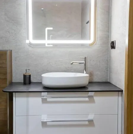 Apartment Gorski Z Basenem Raba Wyzna