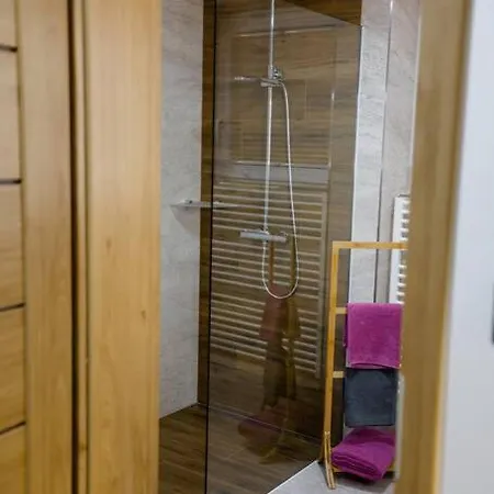 Apartment Gorski Z Basenem Raba Wyzna